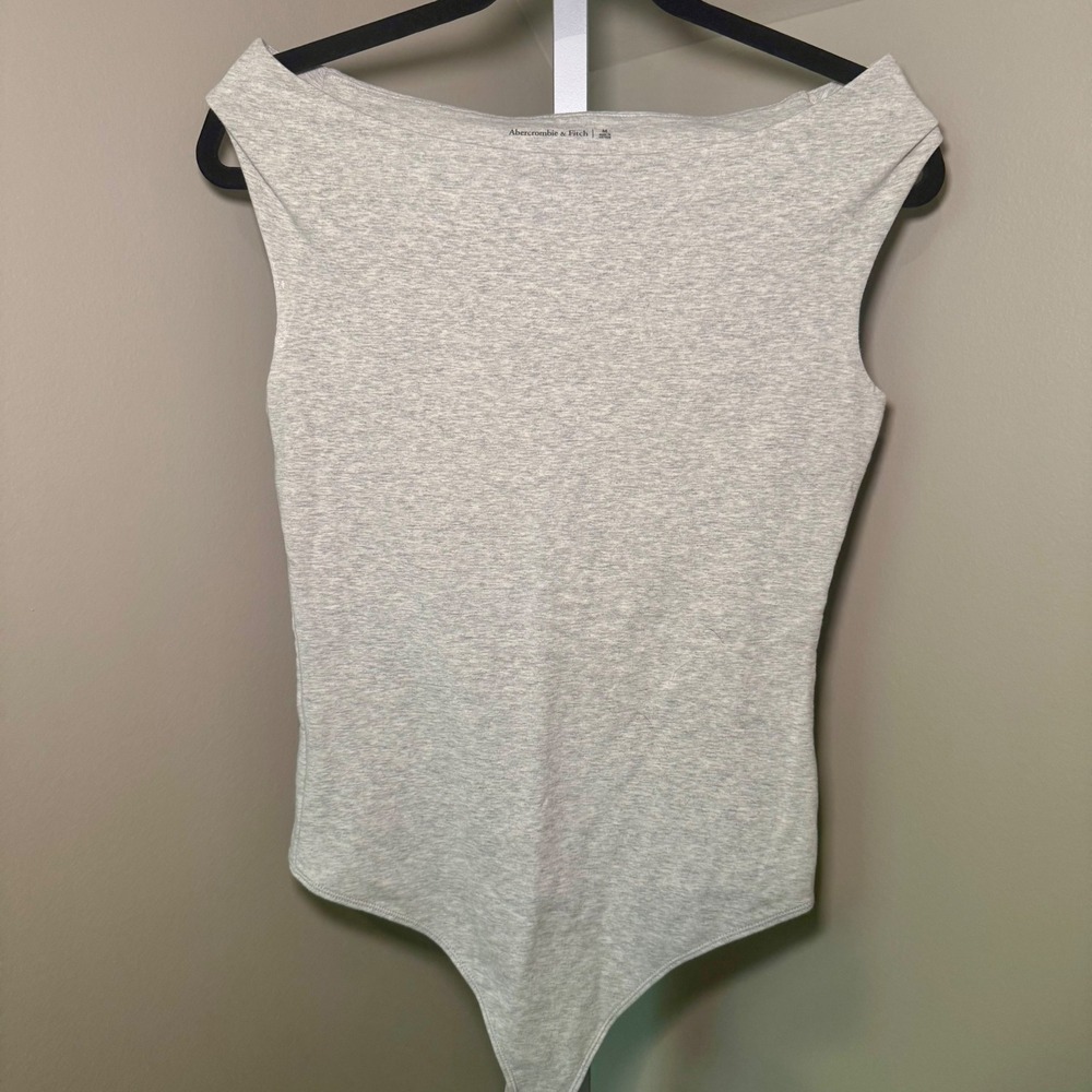 Abercrombie & Fitch Womens Grey Off The Shoulder Sleeveless Bodysuit Size M